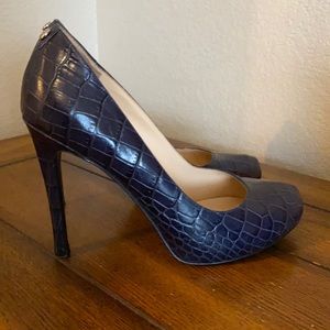 Guess Dark Blue Pumps